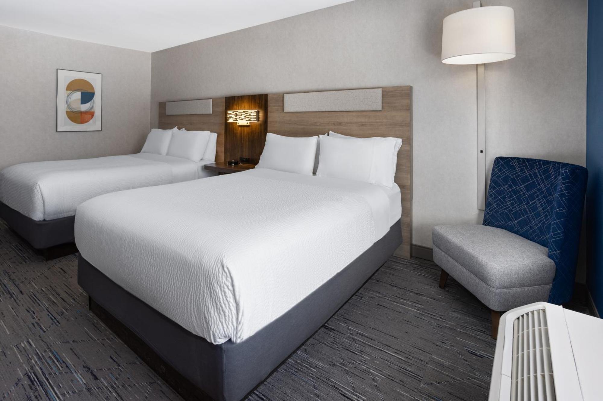 Holiday Inn Express Hotel & Suites Brattleboro By Ihg Exterior foto