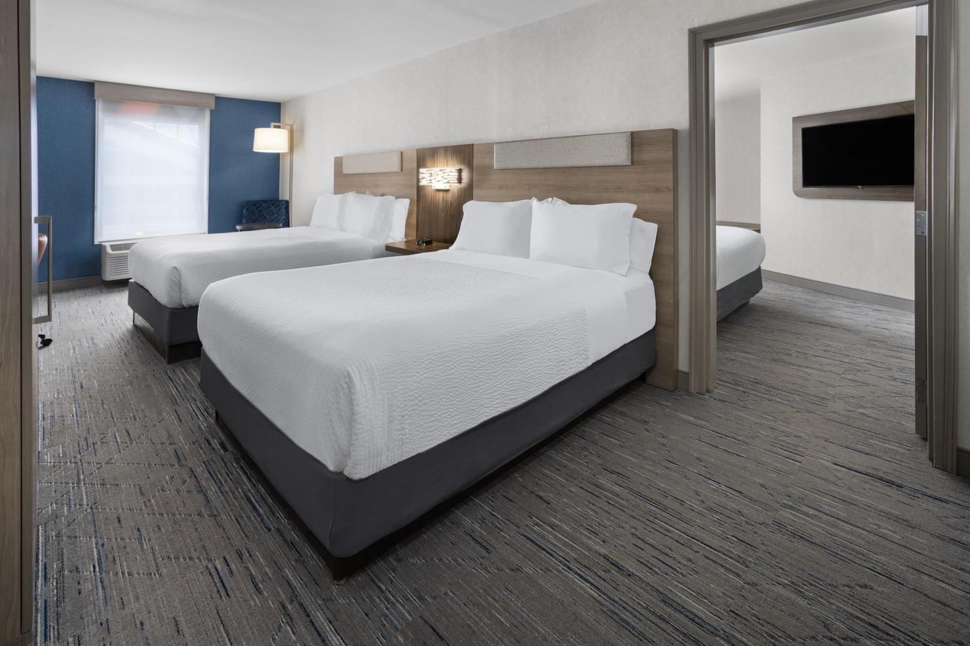 Holiday Inn Express Hotel & Suites Brattleboro By Ihg Exterior foto