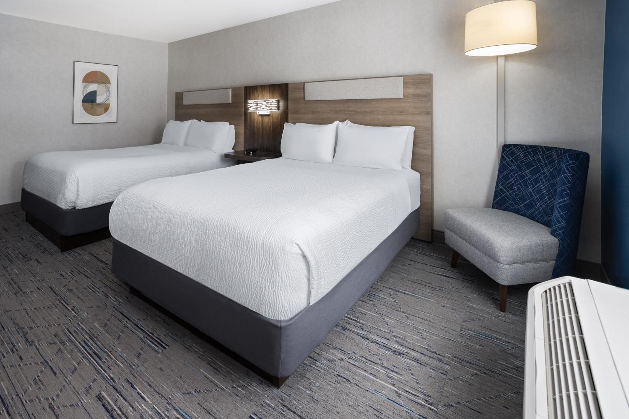 Holiday Inn Express Hotel & Suites Brattleboro By Ihg Exterior foto